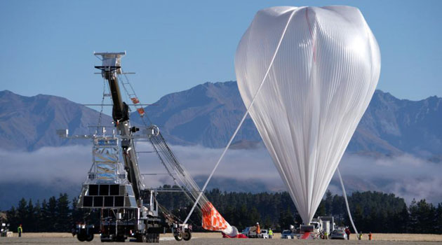 The EUSO-SPB1 payload and balloon shorlty before launch
